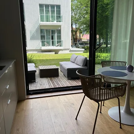 Flat In Paernu, Esplanaadi Street & Kitchen 페르누