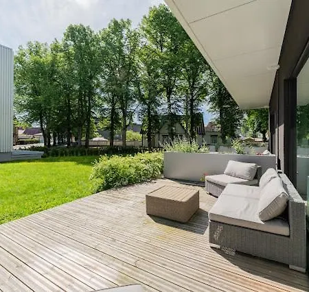 Flat In Paernu, Esplanaadi Street & Kitchen *