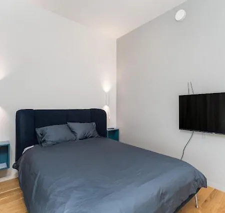 Flat In Paernu, Esplanaadi Street & Kitchen Apartment *