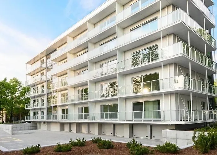 Flat In Paernu, Esplanaadi Street & Kitchen *