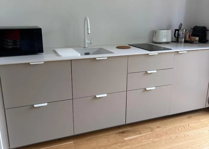 Flat In Paernu, Esplanaadi Street & Kitchen Apartment *