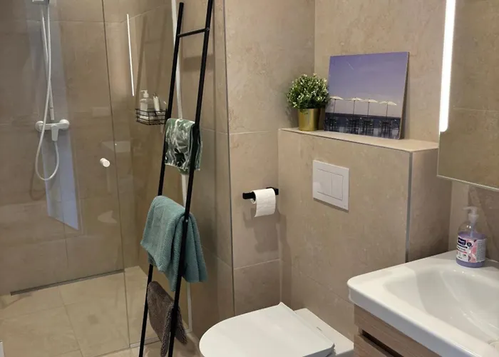 Apartment Flat In Paernu, Esplanaadi Street & Kitchen